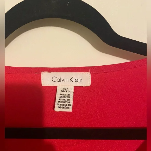 Calvin Klein-Hot pink Blouse with gold detailing - Picture 5 of 5